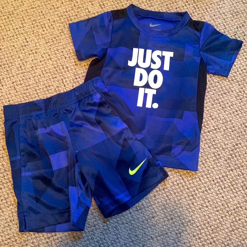 Nike 3T Blue Black & White shorts & shirt set.